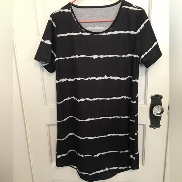 Summer Tee Shirt Dress - Picture 1 of 4